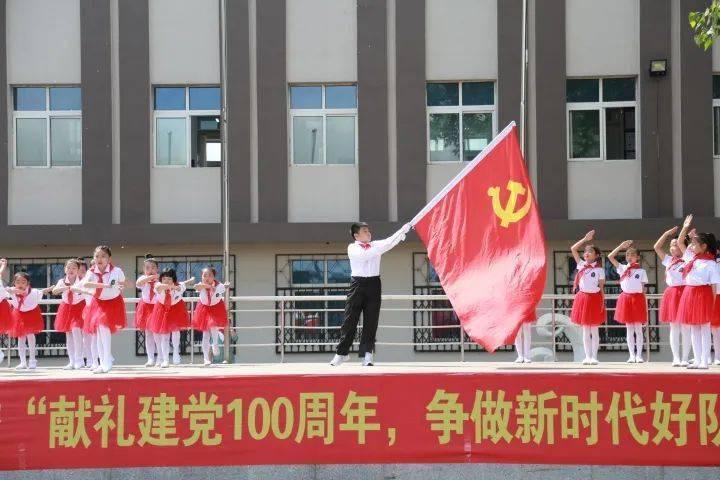 江苏苏州:春节将至,年味渐浓,桃花坞木版年画龙年焕新